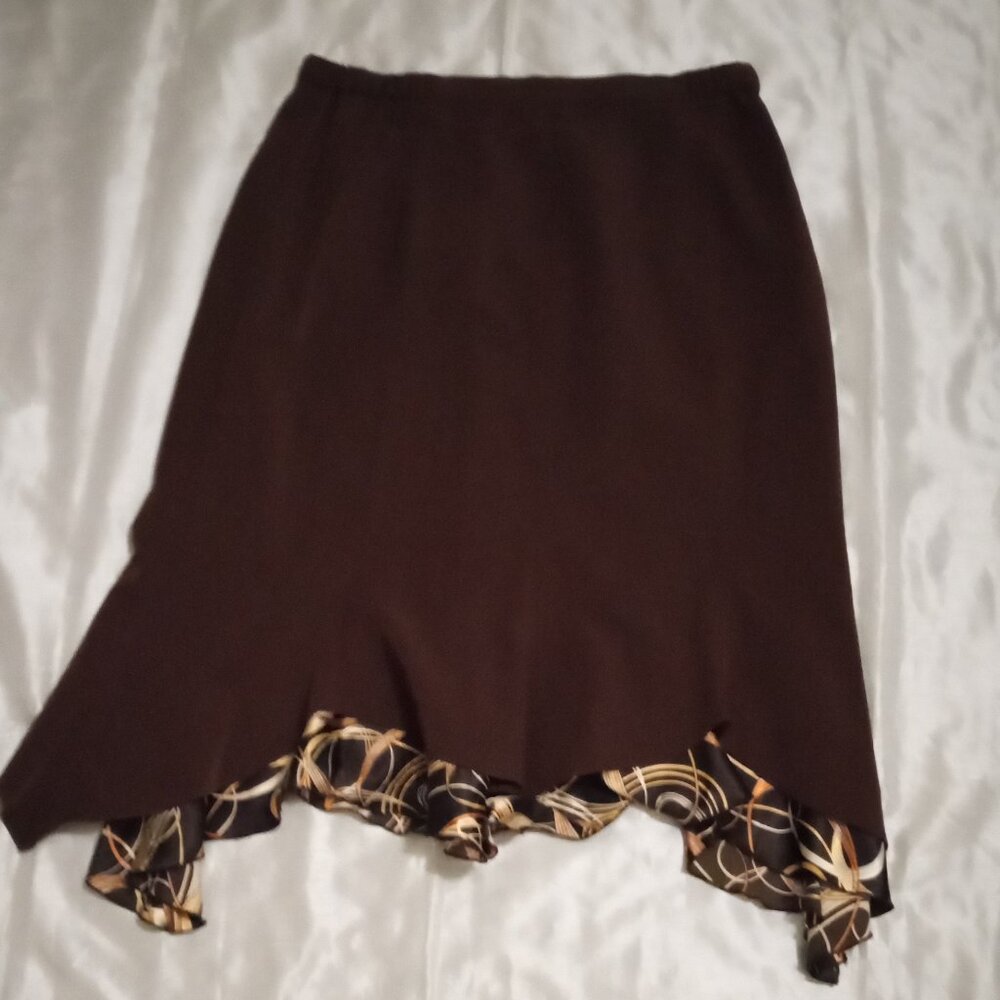 women's skirt lined chocolate brown size 14 flared at bottom area